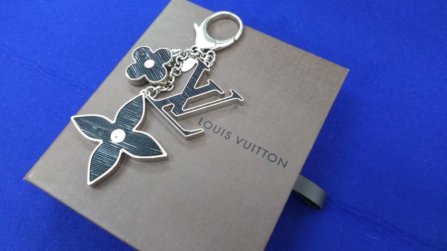 LOUIS VUITTON（ルイ・ヴィトン）　ビジューサック・フルールドゥ エピ　チャーム　買取実績　【盛岡北店/岩手県/盛岡市】 岩手県盛岡市にあるザ・ゴールド 盛岡北店の画像1