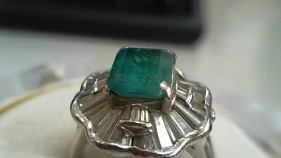 エメラルド付きリング　　【盛岡北店】 岩手県盛岡市にあるザ・ゴールド 盛岡北店の画像1