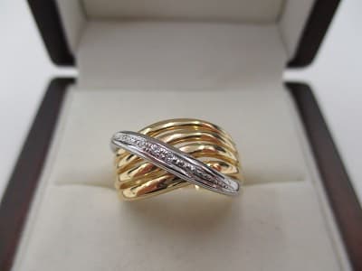 18金とプラチナ900のコンビリング【帯広店】 北海道帯広市にあるザ・ゴールド 帯広店の画像1