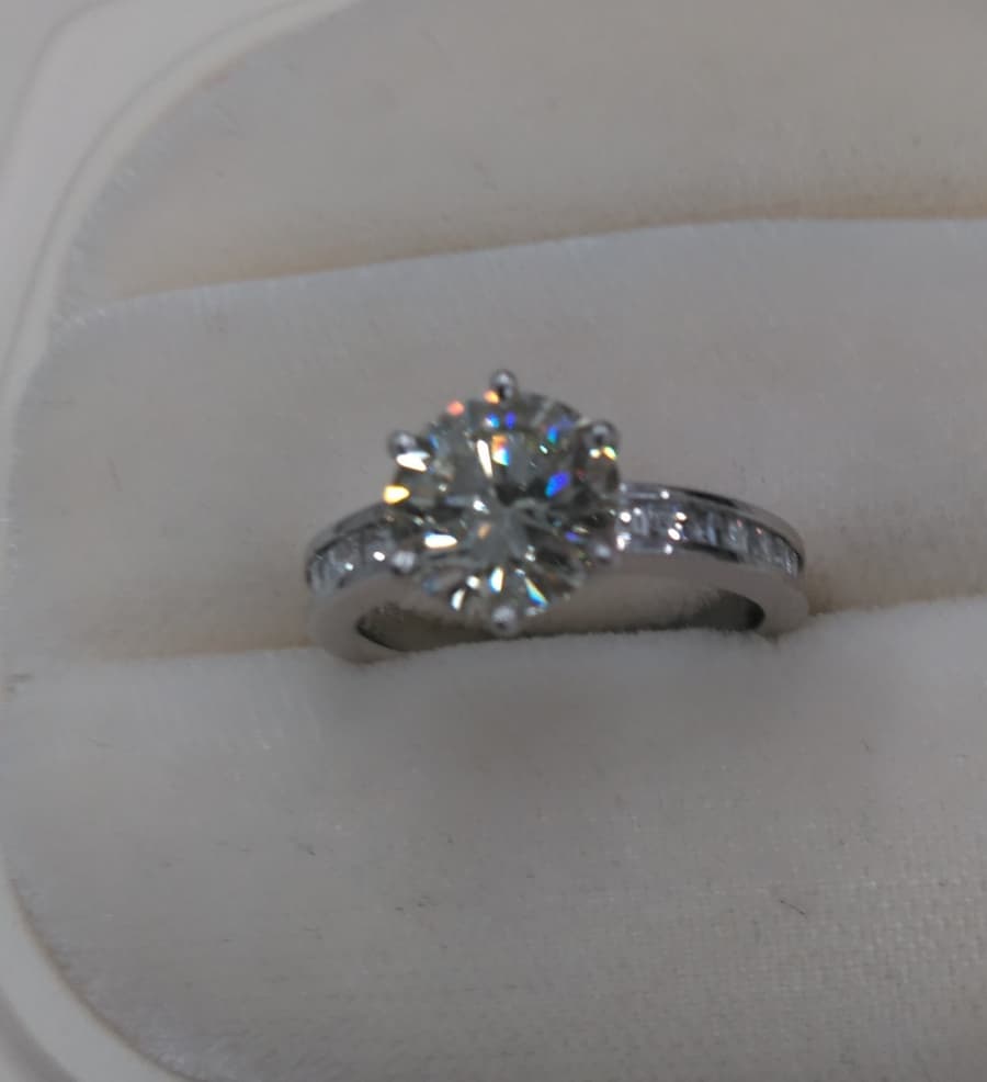 ダイヤモンドリング【北海道/帯広市/帯広店】