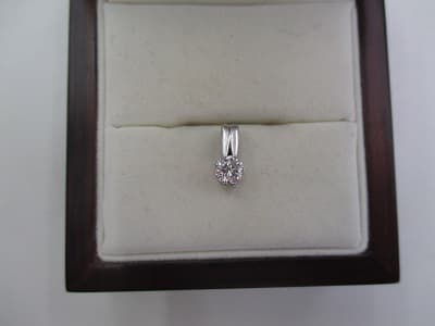 プラチナ900　PT900　ダイヤモンド付きペンダントトップ　【帯広店】 北海道帯広市にあるザ・ゴールド 帯広店の画像1