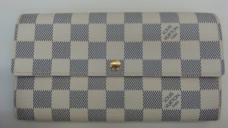 ルイ・ヴィトン　　ポルトフォイユ・サラ　【釧路店】 北海道釧路市にあるザ・ゴールド 釧路店の画像1