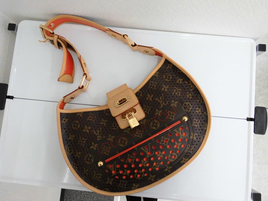 ルイ・ヴィトン　ドゥミ・リュンヌの買取実績【旭川末広店/北海道/旭川市】 北海道旭川市にあるザ・ゴールド 旭川末広店の画像1