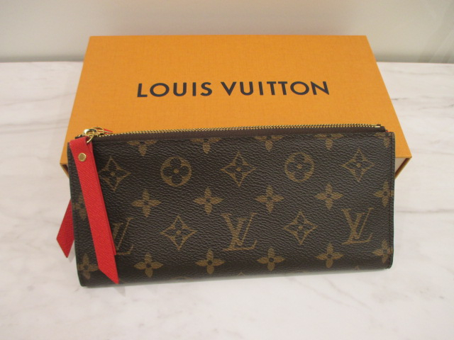 ルイヴィトン　ポルトフォイユアデル【狸小路3丁目店】 北海道札幌市にあるザ・ゴールド 札幌狸小路3丁目店の画像1