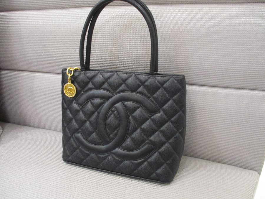 シャネル　復刻トート キャビアスキンの買取実績【札幌狸小路3丁目店/北海道/札幌市中央区】 北海道札幌市にあるザ・ゴールド 札幌狸小路3丁目店の画像1