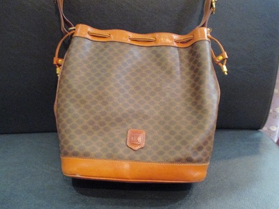 セリーヌ　ショルダーバッグ　【狸小路3丁目店】 北海道札幌市にあるザ・ゴールド 札幌狸小路3丁目店の画像1