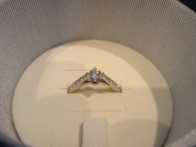 4℃　ダイヤリング　【狸小路3丁目店】 北海道札幌市にあるザ・ゴールド 札幌狸小路3丁目店の画像1