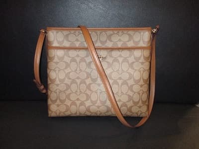 コーチ　ショルダーバッグ　【狸小路3丁目店】 北海道札幌市にあるザ・ゴールド 札幌狸小路3丁目店の画像1