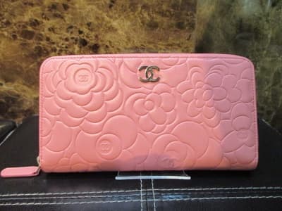 シャネル　カメリア　ラウンドファスナー長財布　【狸小路3丁目店】 北海道札幌市にあるザ・ゴールド 札幌狸小路3丁目店の画像1