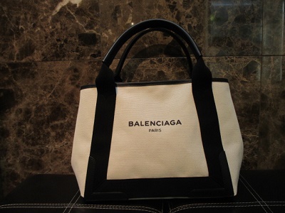 バレンシアガ　ネイビー　カバスS　【狸小路3丁目店】 北海道札幌市にあるザ・ゴールド 札幌狸小路3丁目店の画像1