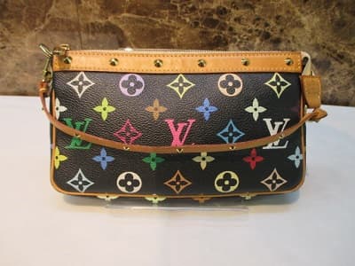 ルイヴィトン　ポシェットアクセソワール【狸小路3丁目店】 北海道札幌市にあるザ・ゴールド 札幌狸小路3丁目店の画像1