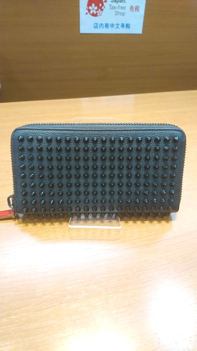 クリスチャン・ルブタン　スパイクスタッズ　【発寒店】 北海道札幌市にあるザ・ゴールド 発寒店の画像1