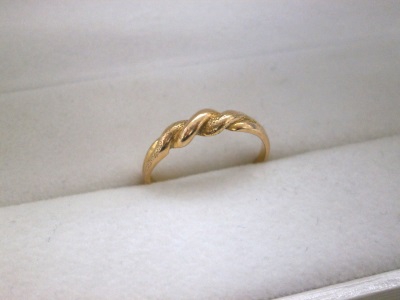 ピンキーリングの意味合いについて【発寒店】