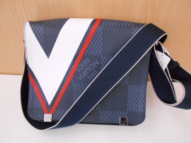 ヴィトンバッグ　アメリカズカップ限定品　【江別店】 北海道江別市にあるザ・ゴールド 江別店の画像1