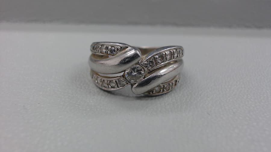 プラチナ900ダイヤモンド0.50ctつきリング　【苫小牧市/北海道/苫小牧店】 北海道苫小牧にあるザ・ゴールド 苫小牧店の画像1