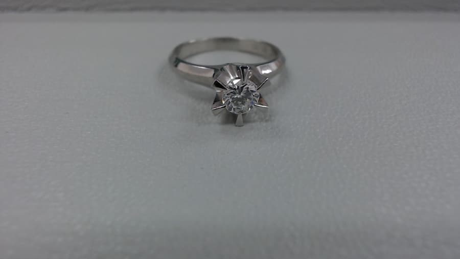 プラチナ850　ダイヤ(0.41ｃｔ)つきリング　【苫小牧市/北海道/苫小牧店】 北海道苫小牧にあるザ・ゴールド 苫小牧店の画像1
