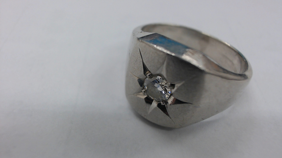 プラチナ850ダイヤモンド0.30ｃｔ付き指輪 北海道苫小牧にあるザ・ゴールド 苫小牧店の画像1
