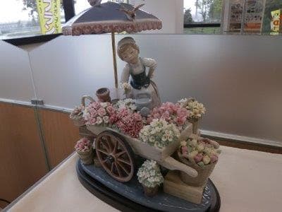 リヤドロ 公園通りの花屋さん 男の子 2点 （公式ガラスケース付