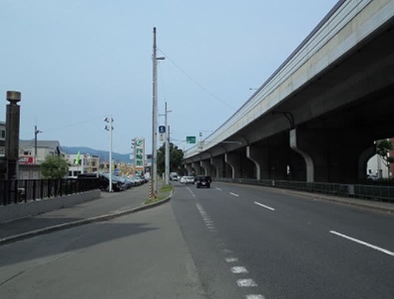 札幌新道を手稲小樽方面へ進み札幌北ICを通過します。