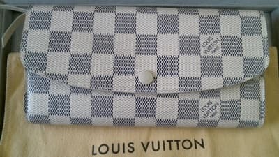 ポルトフォイユ・エミリー【平岡店】 北海道札幌市にあるザ・ゴールド 平岡店の画像1