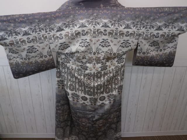 スワトウ刺繍着物【平岡店】 北海道札幌市にあるザ・ゴールド 平岡店の画像1