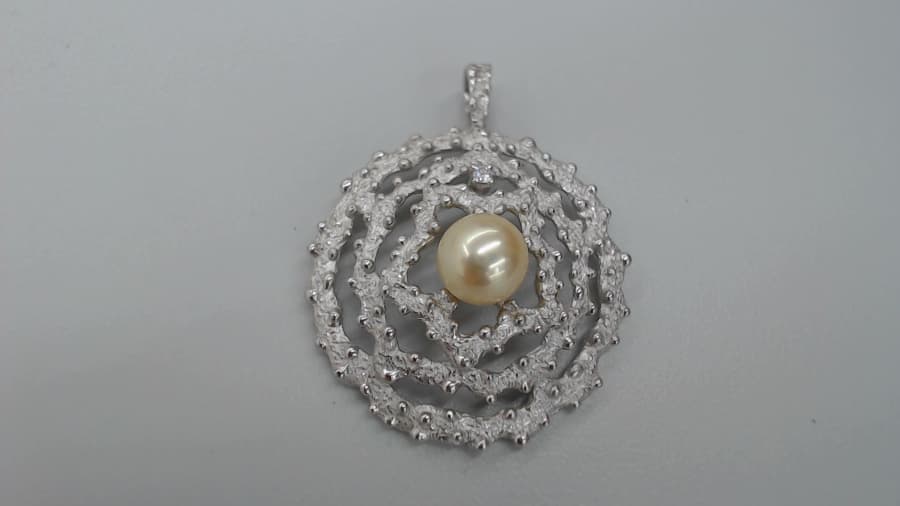 ペンダントトップの買取実績【砺波中神店/富山県/砺波市】 富山県砺波市にあるザ・ゴールド 砺波中神店の画像1