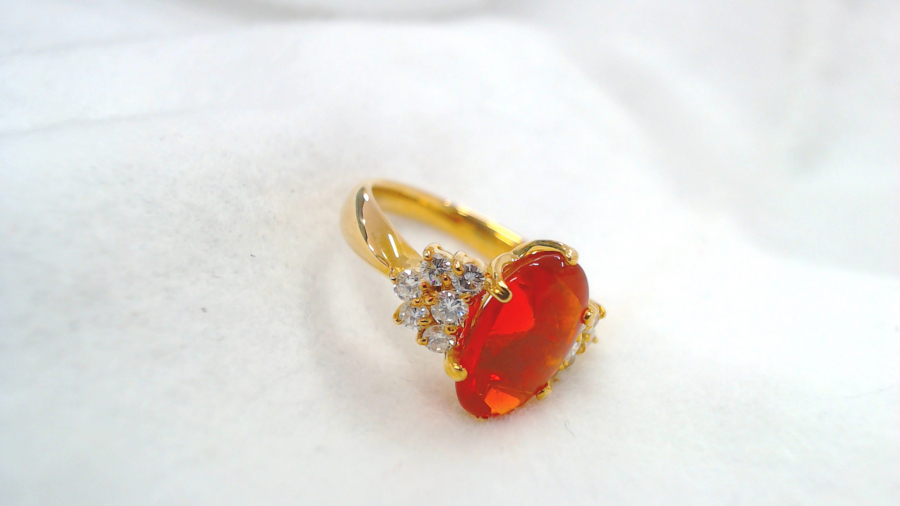 赤色石付き　Ｋ18リングの買取実績【金沢玉鉾店/石川県/金沢市】 石川県金沢市にあるザ・ゴールド 金沢玉鉾店の画像1