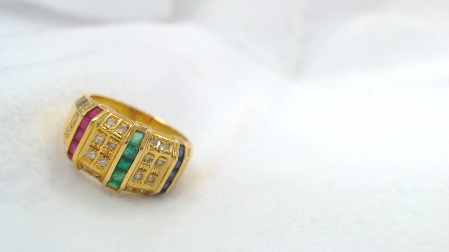 柴、緑、青色石付き　Ｋ18リングの買取実績【金沢玉鉾店/石川県/金沢市】