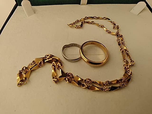 18金とプラチナジュエリーの買取実績【燕三条店/新潟県/燕市】 新潟県燕市井土巻2丁目にあるザ・ゴールド 燕三条店の画像1